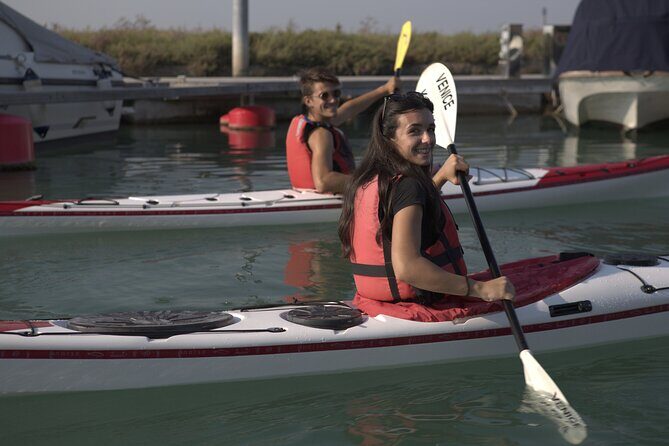 2 Hour Night Kayak Tour in Venice, premium experience with sunset - What your guide actually teaches: lagoon flora, fauna, and canal details
