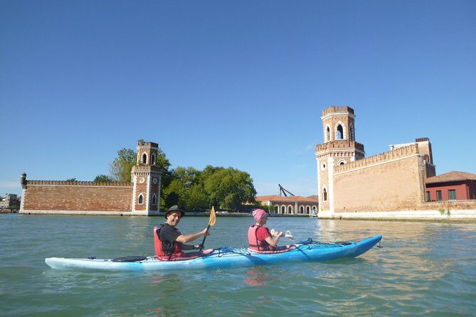2 Hour Venice Canal Kayak Tour - Premium experience by day - Key things to know before you paddle