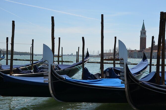 2-hour Venice Guided Walking Tour with Gondola ride - Campo San Bartolomeo and Carlo Goldoni’s Statue
