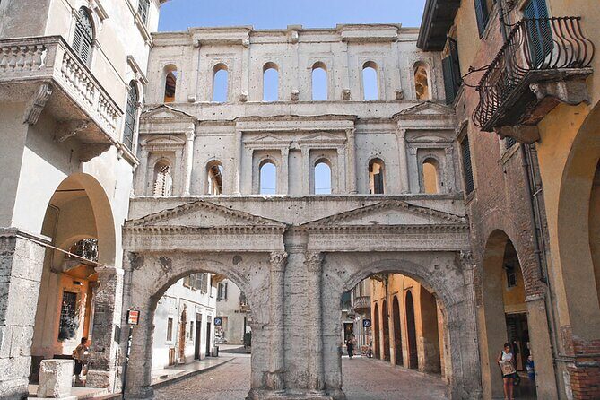 3 Hour Walking tour of Verona and Arena - Arco dei Gavi: A Roman Honor Arch for a Private Family