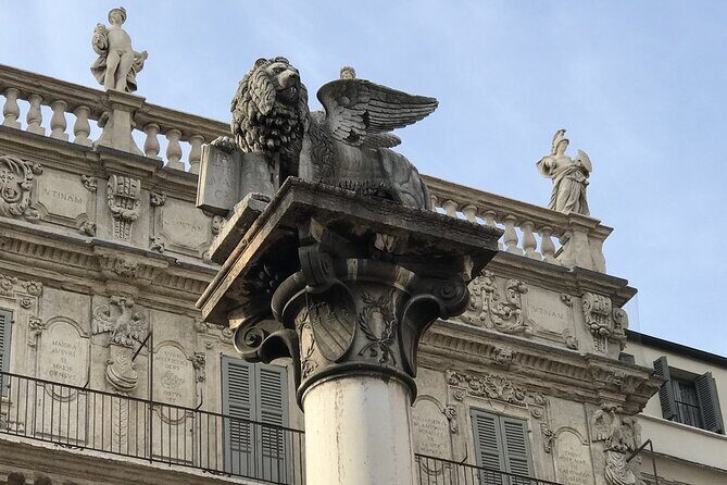 3-Hour Walking Tour with Guide Discovering Verona - Piazza dei Signori: Where Power Played Out in Public