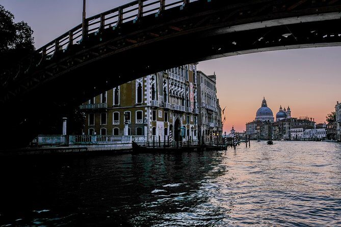 3 Hours Private Original Venice Photo Walk - What you’ll shoot: bridges, canals, and quieter Venice angles