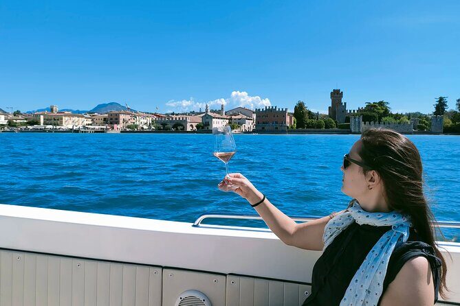 4-Hour Boat Tour on Lake Garda from Lazise - Starting in Lazise’s old port: your easy launch point