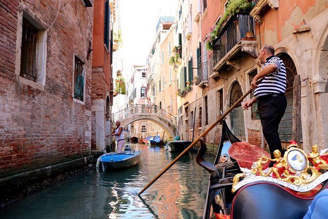 45-Minute or 1-hour Private Gondola Ride from Rialto - Managing the main risks: timing, cut-short rides, and gondolier style