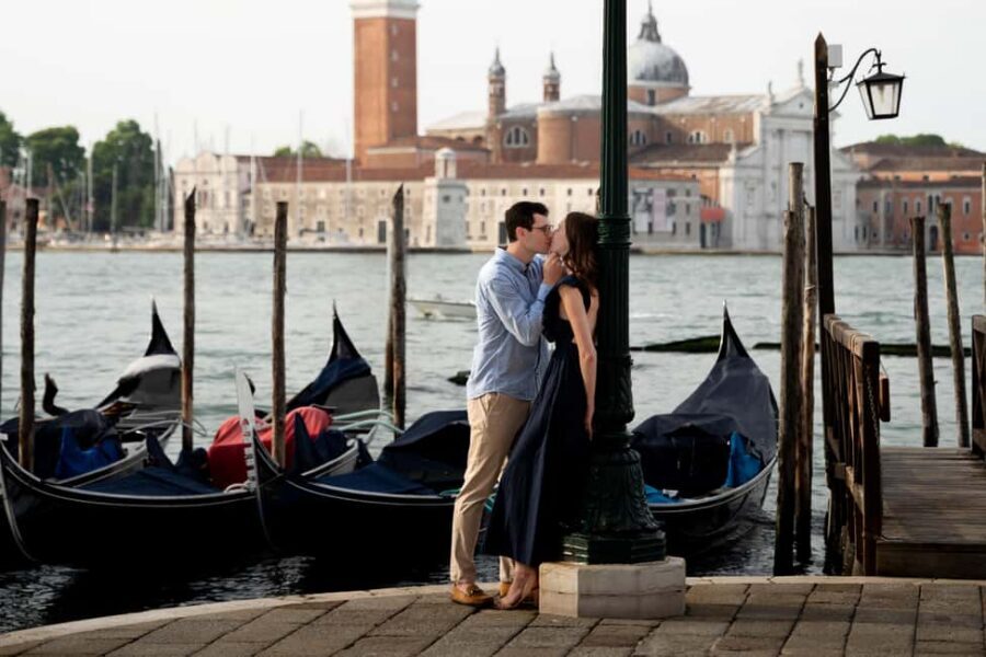 A Unique Photoshoot in Venice - The 5-Star Advantage: What Makes This Venice Shoot Worth It
