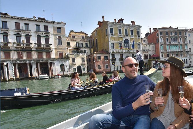 A Venetian Aperitif on The Lagoon - Why This Venice Aperitif Cruise Feels Like a Reset Button