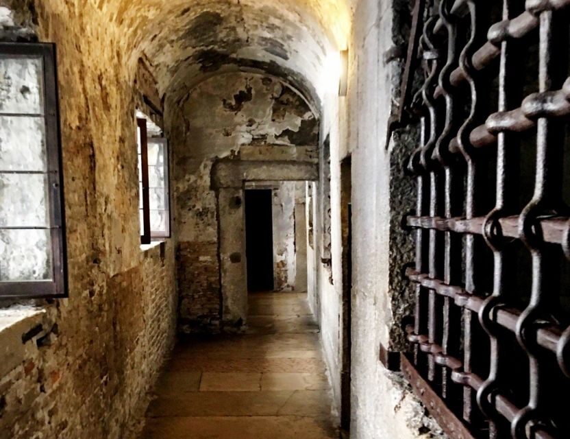 All-Inclusive Tour: Doge Palace, St Mark's Basilica & Square - Campo SS. Giovanni e Paolo and the Mercerie Return Walk