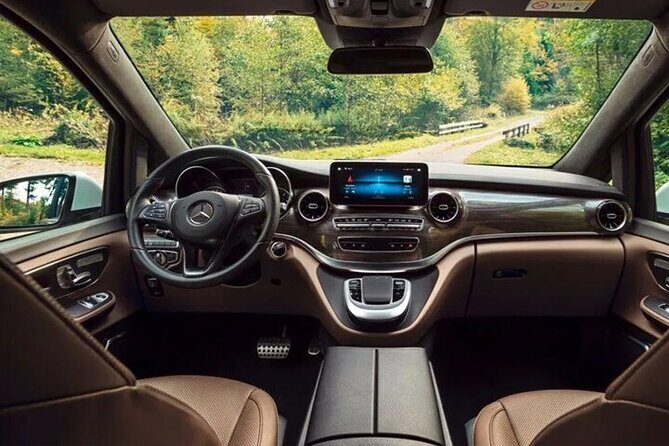 Arrival by Private Luxury Van Venice Airport VCE to Piazzale Roma - Private Mercedes V-Class comfort (and the luggage rules that matter)