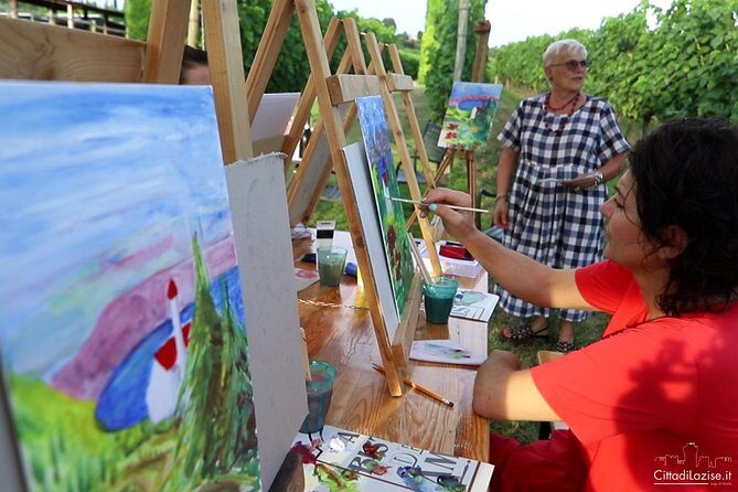 Art Experience with Food and Wine Tasting in Lazise - The tasting rhythm: wine, cheeses, salamis, and a break after the first hour