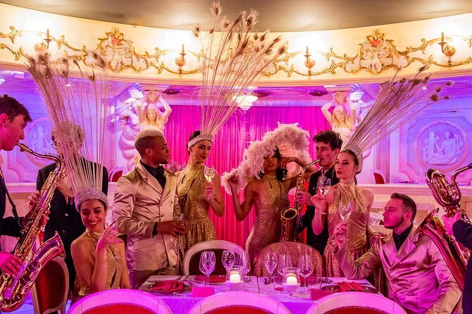 Avanspettacolo: Cabaret Dinner Show in Venice - 8–9 pm: the welcome cocktail and the pianist moment