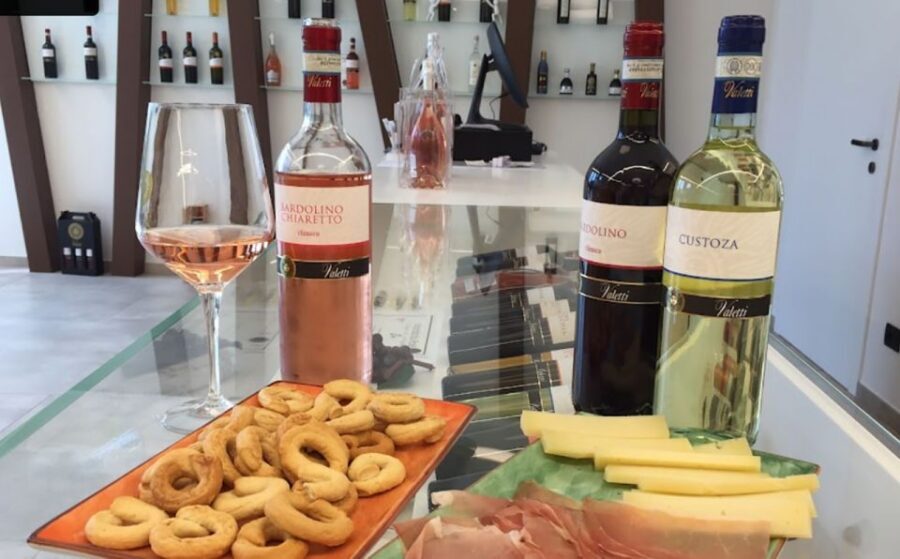 Bardolino: tasting of 6 White and Rosè wines with Lake view - Who this Bardolino tasting suits best