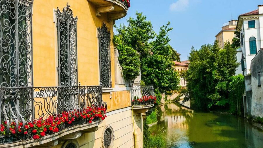 Best of Padova: Private Walking Tour with a Local - Old Town Streets: How to Walk Like a Local