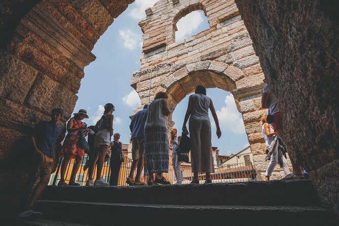 Best of Verona Highlights Walking Tour with Arena - Meeting Point at Via Teatro Ristori: Where the Walk Starts