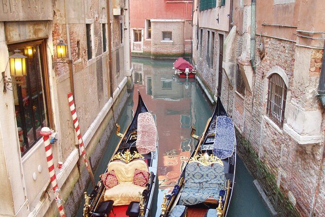 Best Venice Personalized Private Walking Tour with Official Guide - Pace, meet-up, and the real logistics of walking Venice