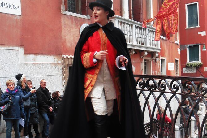 Carnival & Casanova Secrets, Theatrical Walking Show - Stop 2: A moving mise-en-scène through sidestreets and side-stories