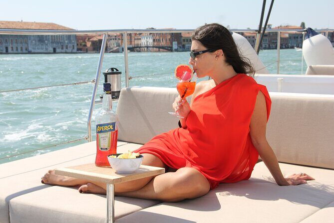 Catamaran Spritz Tour - Cipriani, San Servolo, and the Islands En Route