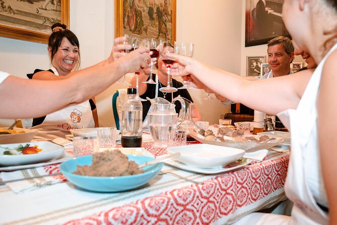 Cesarine: Dining & Cooking Demo at Local's Home in Verona - Private home setting: what you’re really buying