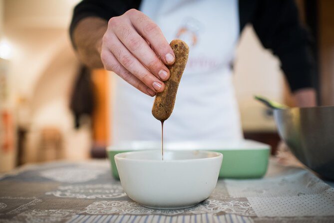 Cesarine: Private Pasta and Tiramisu Class in a Local Venice Home - Lunch or dinner with Veneto wines in a host’s home