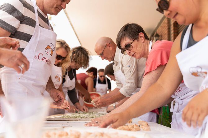 Cesarine: Private Pasta and Tiramisu Class in a Local Venice Home - Where you meet: San Giacomo di Rialto, then into a real home