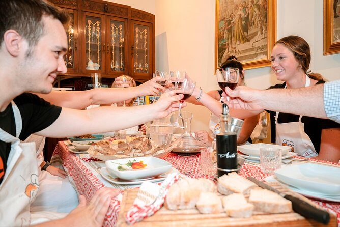 Cesarine: Venice Show Cooking & Dining Experience at Local's Home - Show Cooking With a Small Group (Max 12) Means More Real Conversation