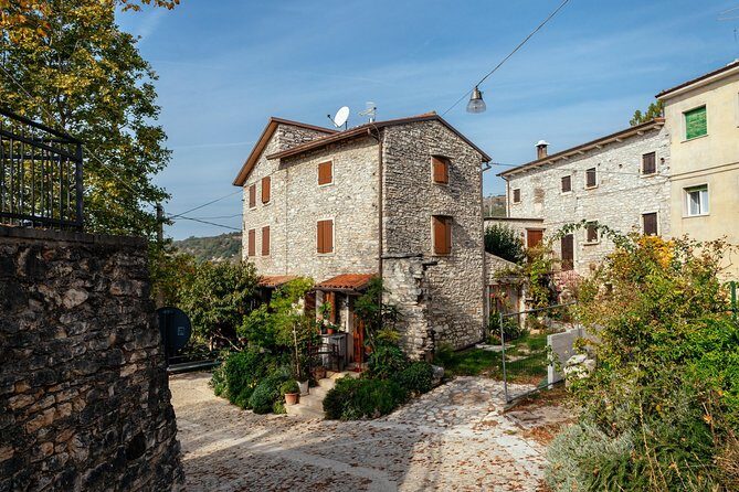 City Escape: Lake Garda Private Day Trip from Verona - Azienda Agricola Pratello: Valtenesi and Lugana wine country in a quick hit