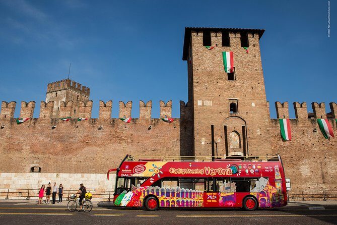 City Sightseeing Verona Hop-On Hop-Off Bus Tour - Getting On and Off Smoothly: Queues, Crowds, and Stop Signs