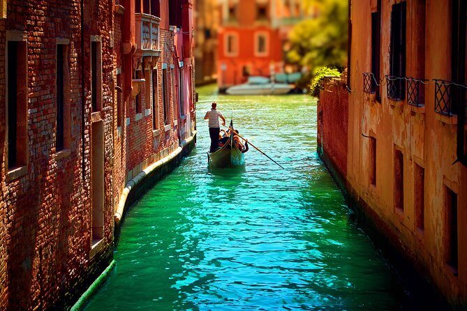 Classic 30-Minute Gondola Ride in Venice - Canal Grande highlights: what you’ll see, and what it means