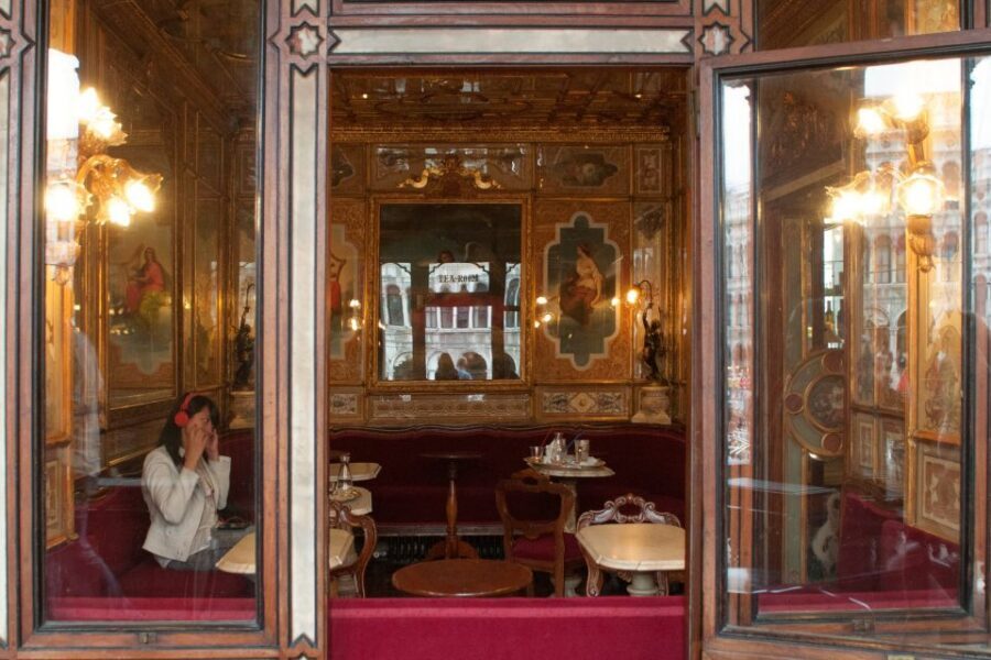 Classic Venice: 2-Hour Walking Tour with Basilica Entry - How the 2-hour pace works (and who it suits best)