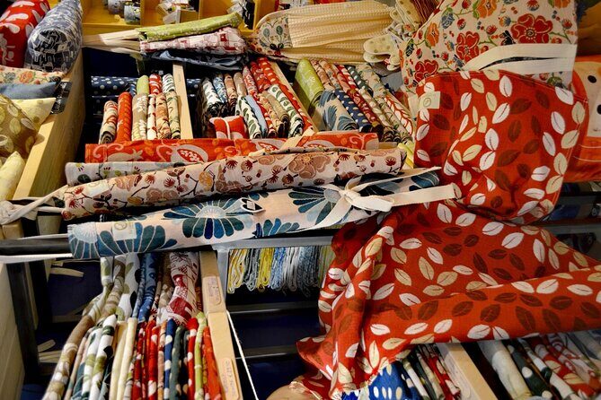 Creative Venice: Artisan Excellence and Craftsmen Workshops - Campo Santo Stefano and Marmorizzato Paper: Lagoon Colors Frozen in Sheets