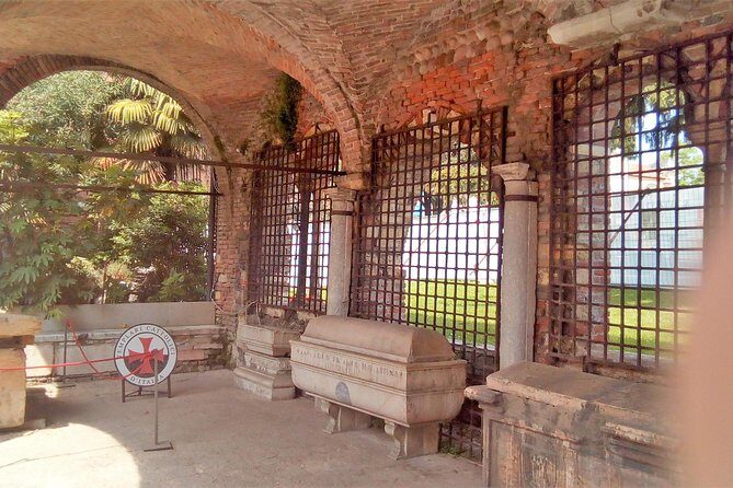 Dark Historical Verona Walking Tour - Tour Basics: Price, Small Group, and What You Get for $66.52