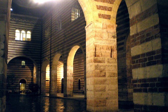 Dark Historical Verona Walking Tour - Arche Scaligere (Scala Tombs): Rivalry Turned Into Stone Monuments
