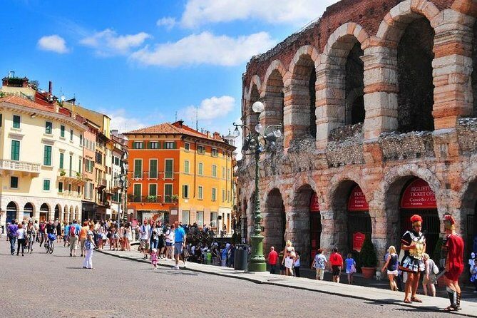 Discover the City of Romeo & Juliet: Walking Tour of Verona - Finishing at Piazza Brà: turning tour time into lunch plans