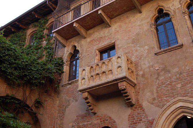 Discover the City of Romeo & Juliet: Walking Tour of Verona - Casa di Giulietta: quick balcony time and how to make it count