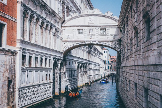 Discover Venice’s most Photogenic Spots with a Local - The Byzantine basilica with golden mosaics: lighting tricks for inside glow