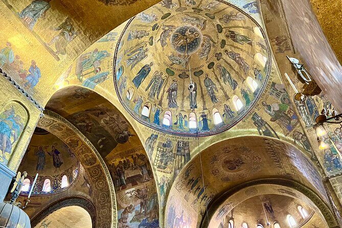 Doge Palace and Saint Mark's Basilica Guided Tour Fast Entry - Meeting at the Clock Tower: timing that matters in San Marco