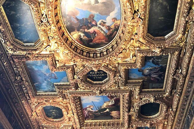 Doge's Palace Guided Tour - Group tour reality: meeting point, crowds, and staying calm