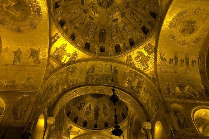 Doge's Palace & Saint Mark's After Hours Small Group Max 6 People - Doge’s Palace at night: power, prisoners, and that color shift