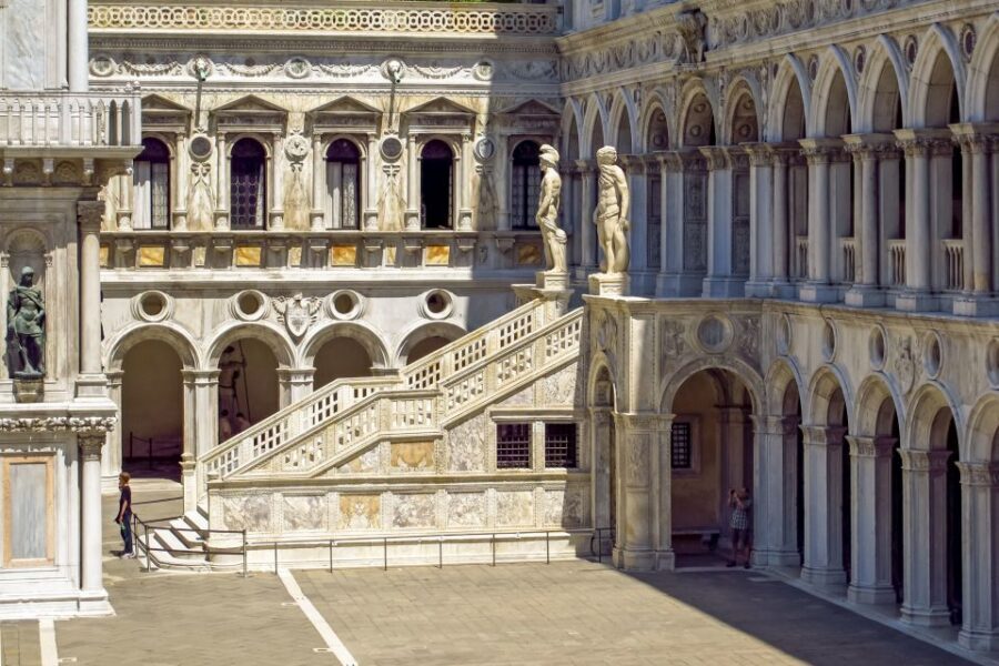 Doge's Palace Skip-the-Line Guided Tour - Entering Palazzo Ducale: what the fast track changes