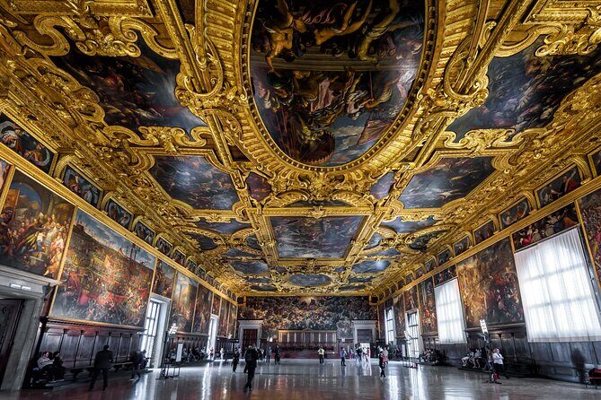 Doge's Palace Skip the Line Guided Tour in Venice - Ponte dei Sospiri: the bridge with a built-in story