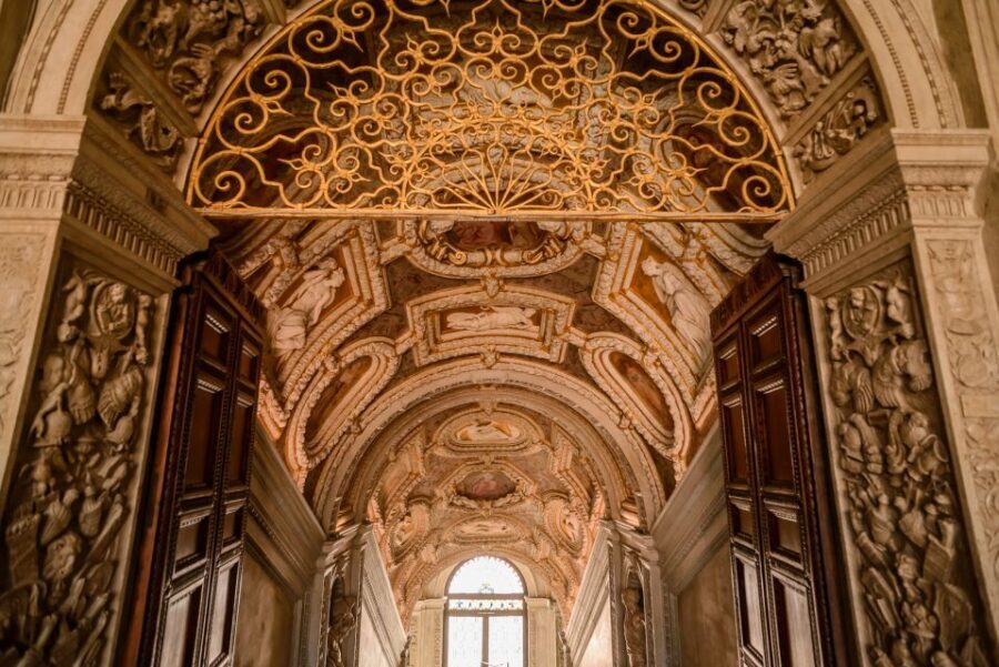 Doge's Palace & St. Mark's Basilica with Terrace Access Tour - Bridge of Sighs and the New Prisons: the canal link that changed everything