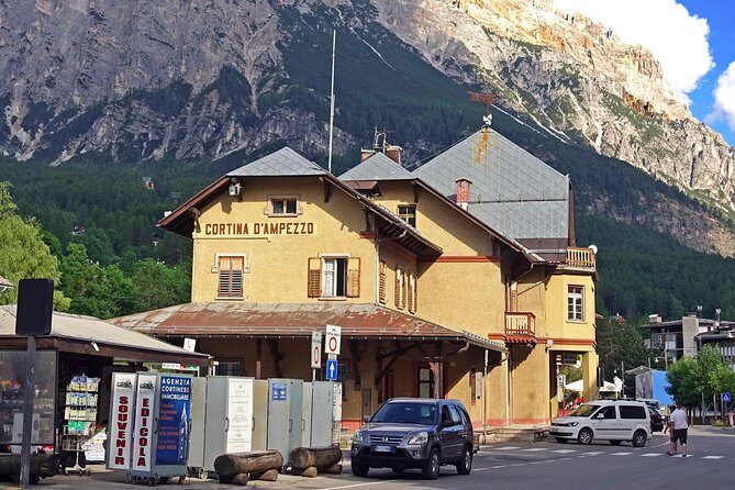 Dolomites Private Tour from Venice - Cortina d’Ampezzo: your 1-hour window to shop and wander