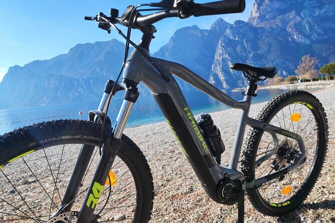 E-bike rental in Riva Del Garda - Riding along Lake Garda: what the day feels like