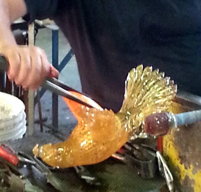 Ellegi Murano Glass: The Art of Tradition - Finding the factory: Faro boat stop to a courtyard sign