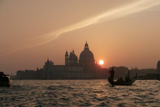 Enchanting Venice: Private Gondola Experience - Weather, timing, and the practical Venice stuff