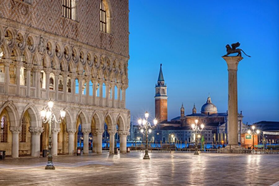 Evening Walking Tour with optional motorboat Ride - Meeting at Venezia Santa Lucia: How the 1.5-Hour Evening Loop Works