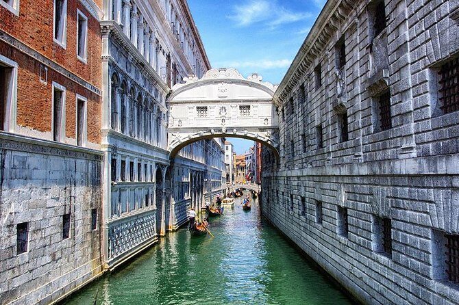 Explore Vivacious Venice: Self-Guided Audio Tour - Piazza San Marco: the free square that sets the tempo