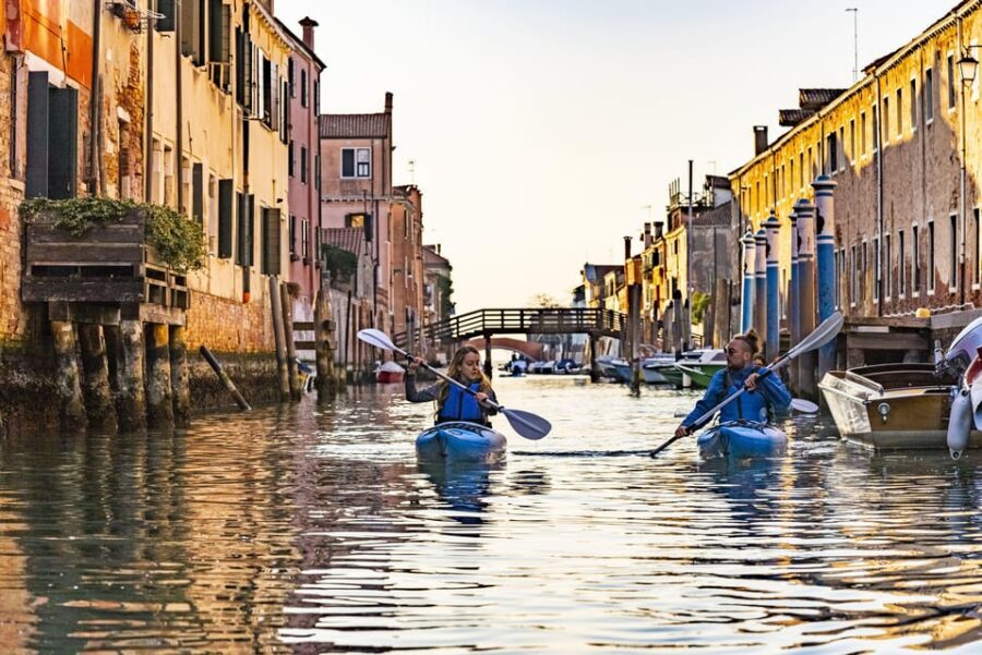 Family Kayaking Tour: Discovering Venice - Finding the water entrance at Reale Società Canottieri Querini