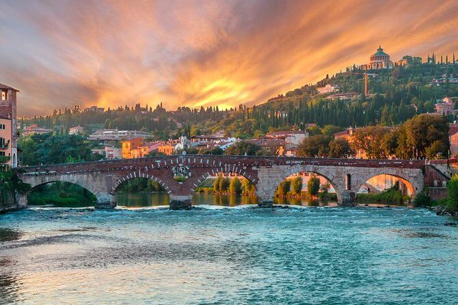 Fascinating Verona: in the Footprints of Romeo and Juliet - Signori Square: an architecture mix that shows Verona’s timeline fast