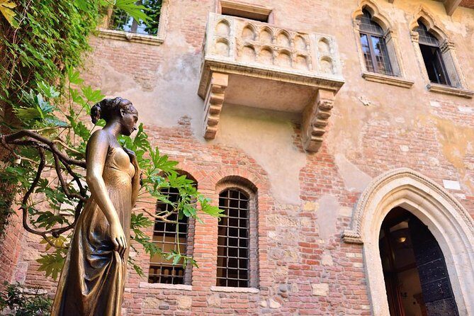 Fascinating Verona: in the Footprints of Romeo and Juliet - Rain or shine: how to dress and what to do about tickets