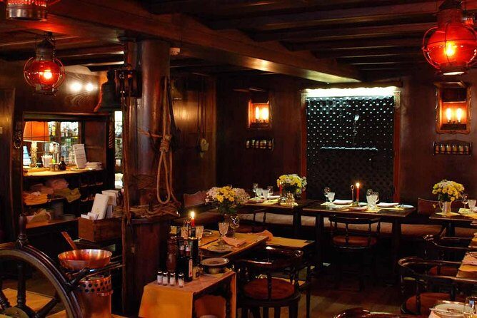 Four-course Food & Wine Pairing Elegant Dinner in Venice - Service style and who it suits best